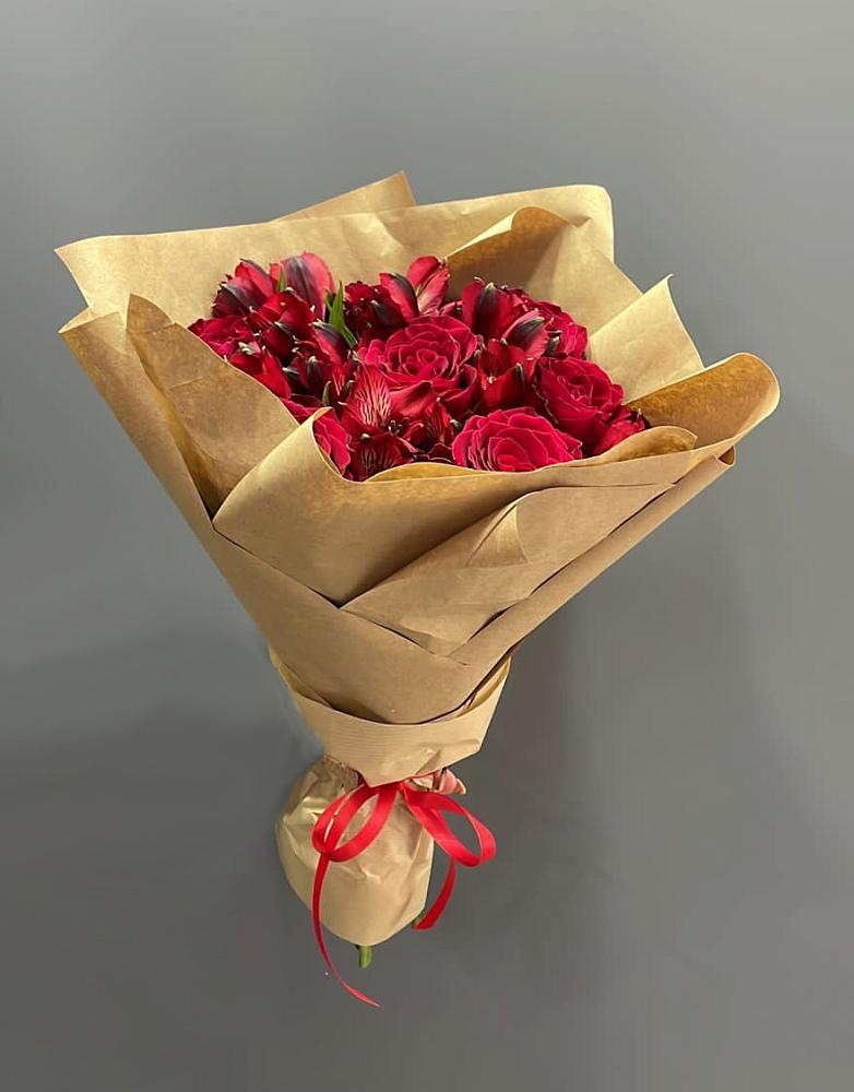 Букет цветов из: Альстромерии и Розы в Марьино Сергиево-Посадский района