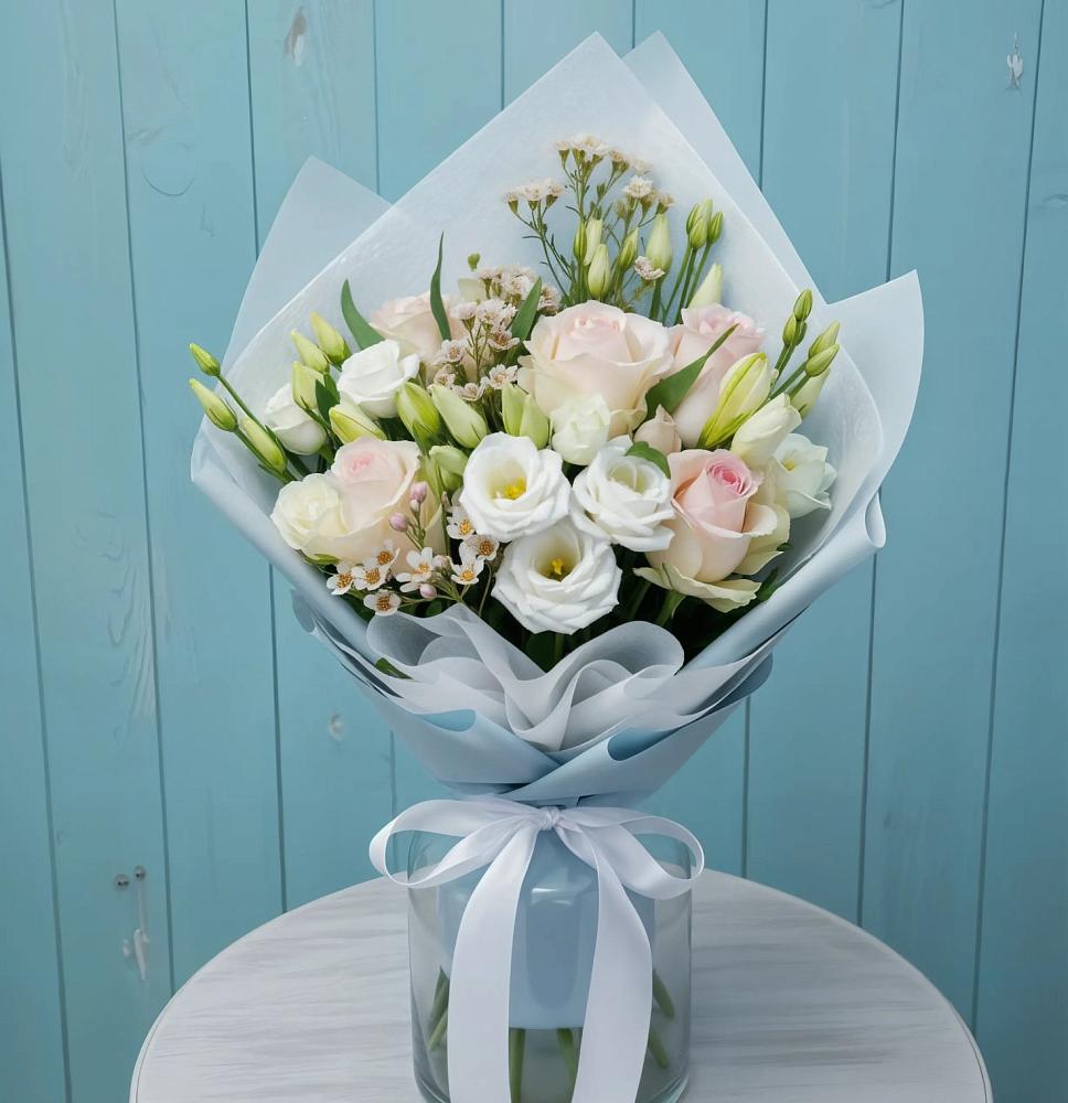 Букет цветов из: Розы и Лизиантусы в Марьино Сергиево-Посадский района