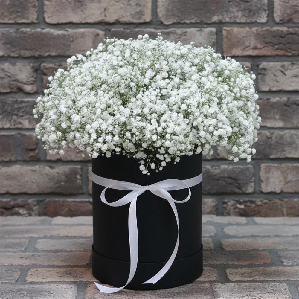 Цветочная композиция из Гипсофила в шляпной коробке в Марьино Сергиево-Посадский района