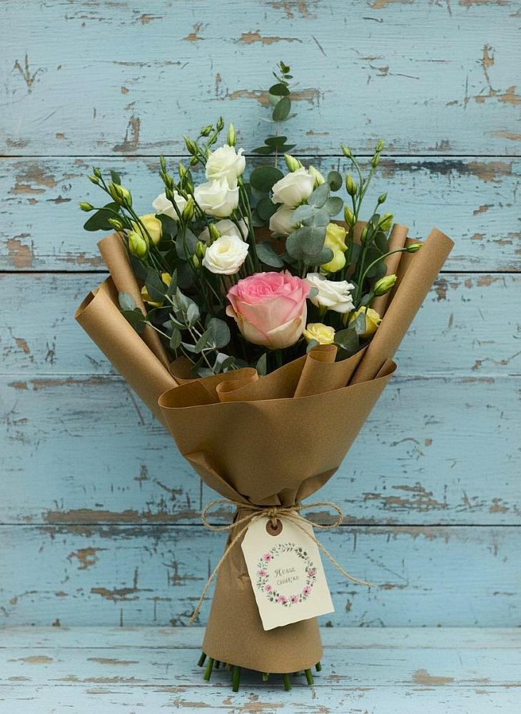 Букет цветов из: Розы и Лизиантусы в Марьино Сергиево-Посадский района