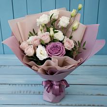 Букет цветов из:  Розы и Лизиантусы в Марьино Сергиево-Посадский района