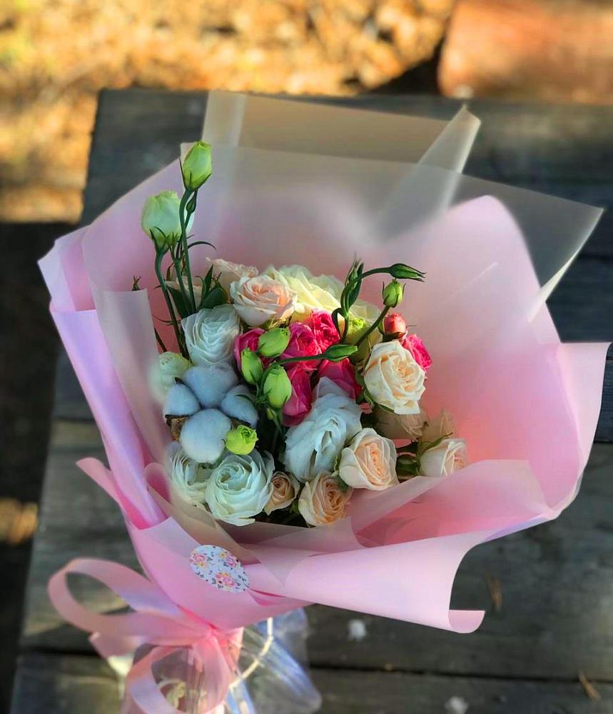 Букет цветов из: Розы и Лизиантусы в Марьино Сергиево-Посадский района