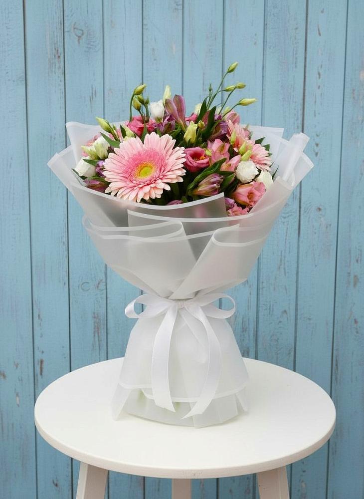 Букет цветов из: Герберы, Альстромерии и Лизиантусы в Марьино Сергиево-Посадский района